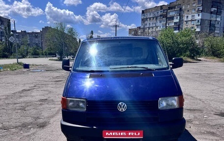Volkswagen Transporter T4, 1993 год, 550 000 рублей, 1 фотография