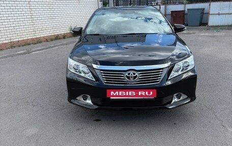 Toyota Camry, 2012 год, 1 950 000 рублей, 2 фотография