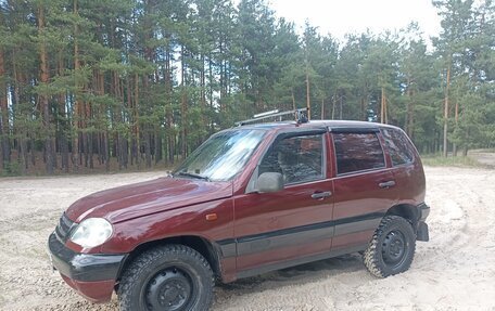 Chevrolet Niva I рестайлинг, 2004 год, 228 000 рублей, 3 фотография