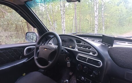 Chevrolet Niva I рестайлинг, 2004 год, 228 000 рублей, 21 фотография