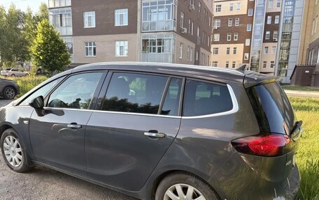 Opel Zafira C рестайлинг, 2013 год, 700 000 рублей, 2 фотография