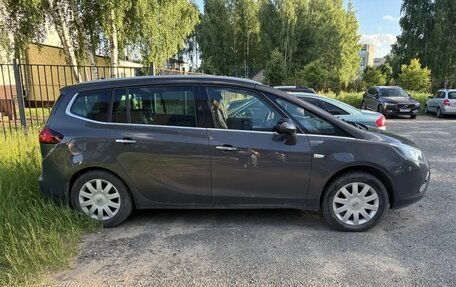Opel Zafira C рестайлинг, 2013 год, 700 000 рублей, 4 фотография