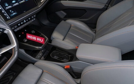 Audi Q4 e-tron, 2023 год, 4 700 000 рублей, 17 фотография
