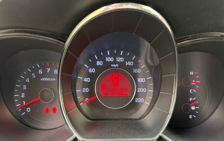 KIA Rio III рестайлинг, 2013 год, 850 000 рублей, 14 фотография