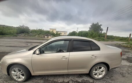 Volkswagen Jetta VI, 2006 год, 400 000 рублей, 3 фотография