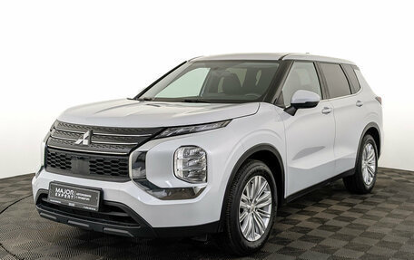 Mitsubishi Outlander, 2023 год, 3 800 000 рублей, 1 фотография