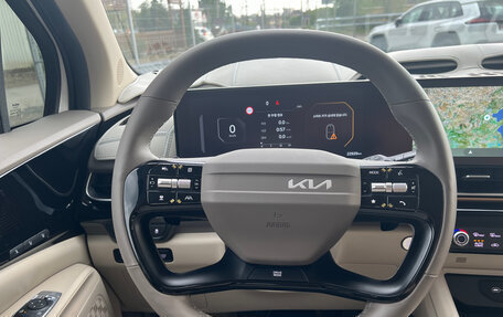 KIA Carnival, 2024 год, 5 390 000 рублей, 33 фотография