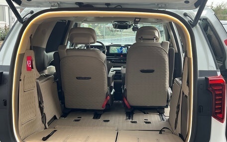 KIA Carnival, 2024 год, 5 390 000 рублей, 31 фотография
