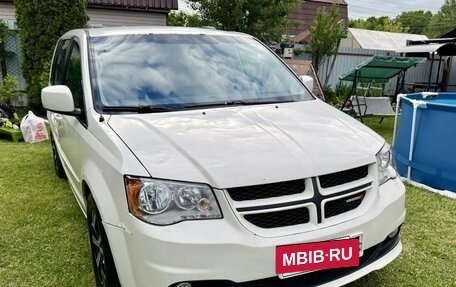 Dodge Caravan V, 2011 год, 1 495 000 рублей, 4 фотография