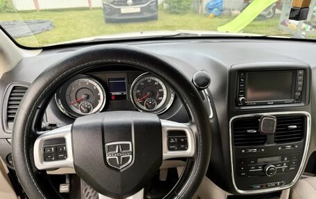 Dodge Caravan V, 2011 год, 1 495 000 рублей, 10 фотография