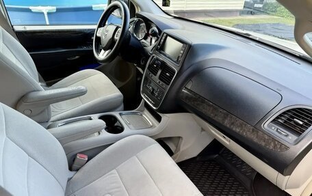 Dodge Caravan V, 2011 год, 1 495 000 рублей, 13 фотография