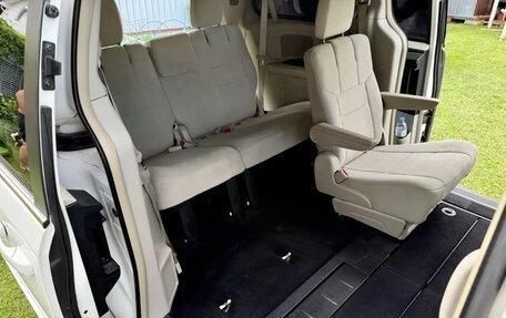 Dodge Caravan V, 2011 год, 1 495 000 рублей, 19 фотография