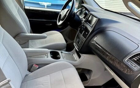 Dodge Caravan V, 2011 год, 1 495 000 рублей, 12 фотография