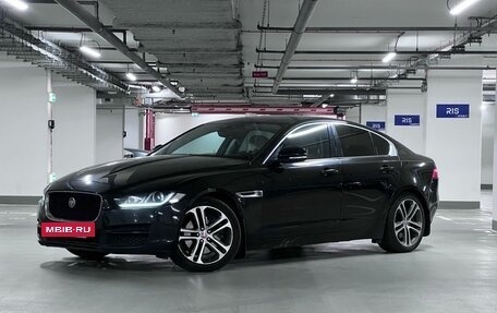 Jaguar XE I рестайлинг, 2016 год, 1 900 000 рублей, 6 фотография