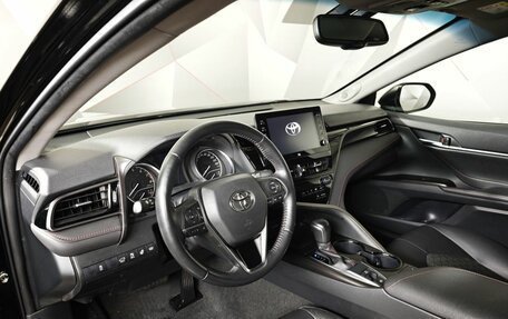 Toyota Camry, 2021 год, 3 350 000 рублей, 19 фотография