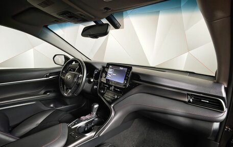Toyota Camry, 2021 год, 3 350 000 рублей, 13 фотография