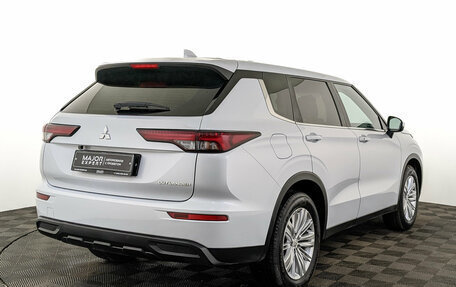 Mitsubishi Outlander, 2023 год, 3 800 000 рублей, 5 фотография