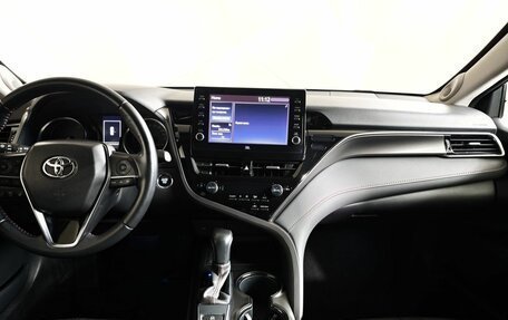 Toyota Camry, 2021 год, 3 350 000 рублей, 15 фотография