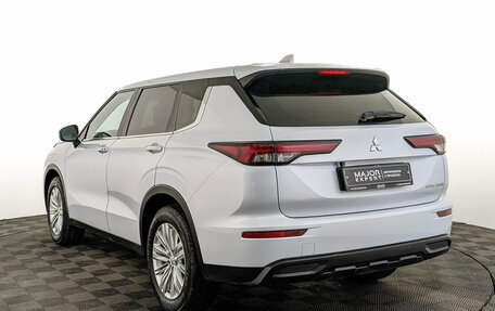 Mitsubishi Outlander, 2023 год, 3 800 000 рублей, 7 фотография