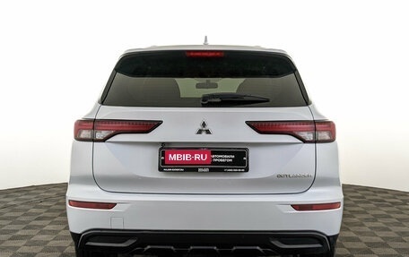 Mitsubishi Outlander, 2023 год, 3 800 000 рублей, 6 фотография