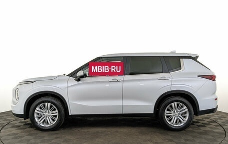 Mitsubishi Outlander, 2023 год, 3 800 000 рублей, 8 фотография