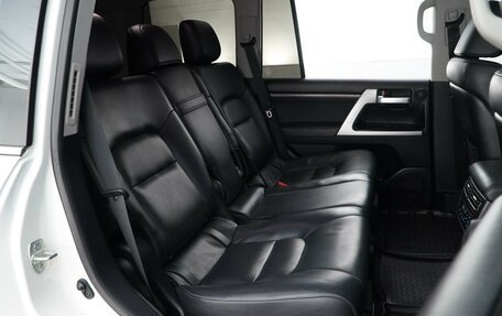 Toyota Land Cruiser 200, 2017 год, 6 527 077 рублей, 10 фотография