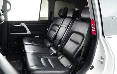 Toyota Land Cruiser 200, 2017 год, 6 527 077 рублей, 12 фотография