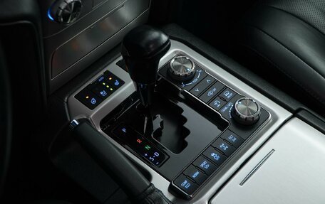 Toyota Land Cruiser 200, 2017 год, 6 527 077 рублей, 24 фотография
