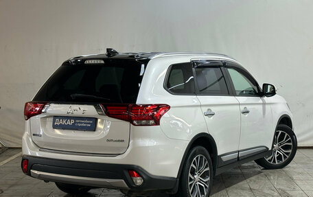 Mitsubishi Outlander III рестайлинг 3, 2017 год, 2 050 000 рублей, 3 фотография