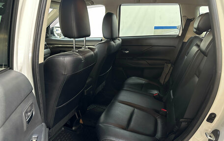 Mitsubishi Outlander III рестайлинг 3, 2017 год, 2 050 000 рублей, 9 фотография