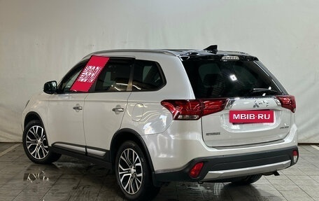 Mitsubishi Outlander III рестайлинг 3, 2017 год, 2 050 000 рублей, 4 фотография