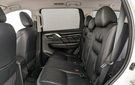 Mitsubishi Pajero Sport III рестайлинг, 2018 год, 3 200 000 рублей, 12 фотография