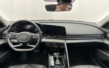 Hyundai Elantra, 2021 год, 2 100 000 рублей, 10 фотография