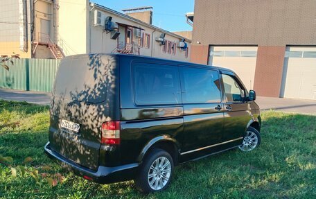 Volkswagen Caravelle T5, 2007 год, 999 000 рублей, 4 фотография