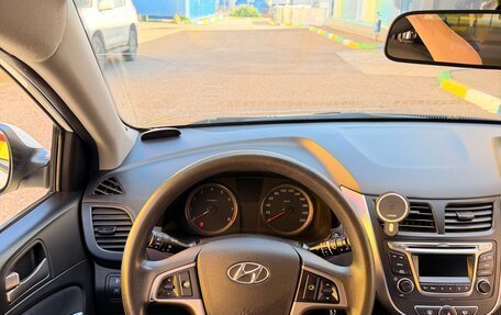 Hyundai Solaris II рестайлинг, 2016 год, 990 000 рублей, 13 фотография