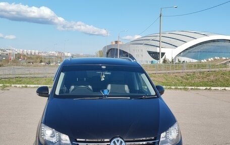 Volkswagen Sharan II, 2011 год, 1 300 000 рублей, 2 фотография