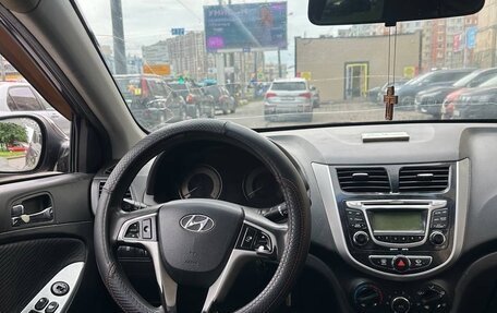 Hyundai Solaris II рестайлинг, 2011 год, 385 000 рублей, 4 фотография