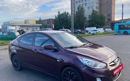 Hyundai Solaris II рестайлинг, 2011 год, 385 000 рублей, 2 фотография