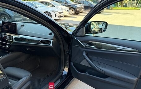 BMW 5 серия, 2021 год, 5 800 000 рублей, 15 фотография