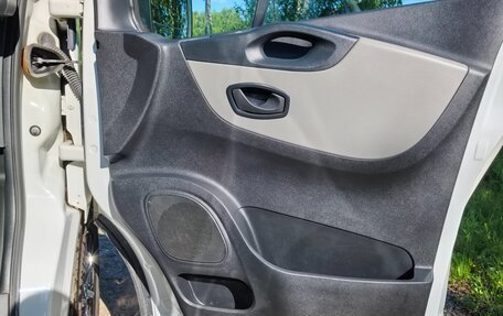 Renault Trafic, 2018 год, 2 290 000 рублей, 29 фотография