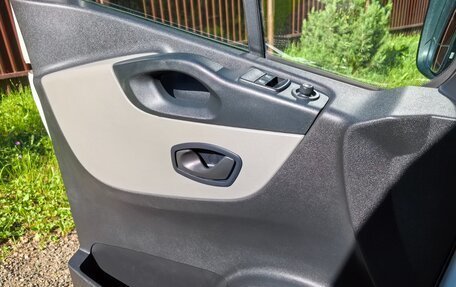 Renault Trafic, 2018 год, 2 290 000 рублей, 31 фотография