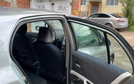 Toyota Yaris III рестайлинг, 2007 год, 530 000 рублей, 5 фотография