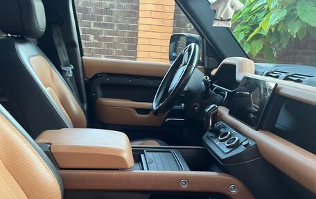 Land Rover Defender II, 2021 год, 5 950 000 рублей, 3 фотография