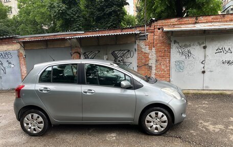 Toyota Yaris III рестайлинг, 2007 год, 530 000 рублей, 17 фотография