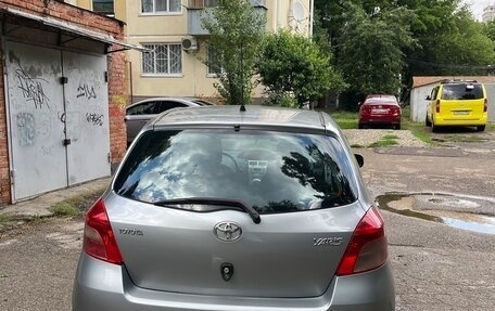 Toyota Yaris III рестайлинг, 2007 год, 530 000 рублей, 16 фотография
