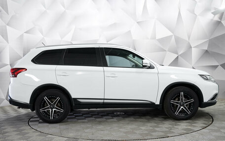 Mitsubishi Outlander III рестайлинг 3, 2015 год, 1 948 000 рублей, 3 фотография