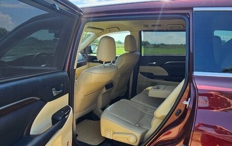 Toyota Highlander III, 2014 год, 2 600 000 рублей, 6 фотография