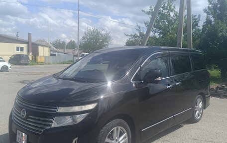 Nissan Elgrand III, 2010 год, 1 900 000 рублей, 2 фотография