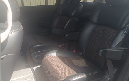 Nissan Elgrand III, 2010 год, 1 900 000 рублей, 8 фотография