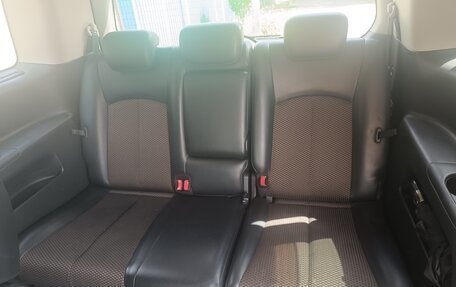 Nissan Elgrand III, 2010 год, 1 900 000 рублей, 10 фотография
